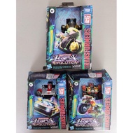 Transfromers Legacy Evolution Deluxe Class Animated Universe Prowl , CrossCUT, Crashbar