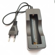 Ready Stock &gt;&gt; BMAX Charger for Battery Rechargeable 18650 3.7v-4.2v