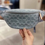 Coach 淺藍色最新款香布蕾腰包