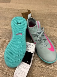 Nike 兒童足球鞋