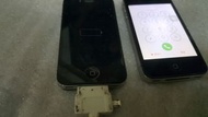 注意是iPhone 4 零件機兩台 第一台電池膨脹 ， 充電好像充不進去 。 第二台螢幕好的，有鎖