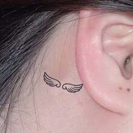 A Small Temporary Herb Pattern Tattoo Sticker That Is Safe, Waterproof, And Sweatproof, Can Last For