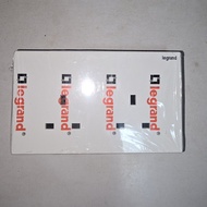 Legrand Galion 系列的白色 13A 英式 13A 孖蘇冇掣