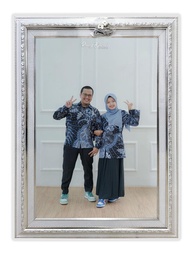 PAKET CETAK FOTO PLUS BINGKAI UKIR 16R 40X60 TANPA KACA