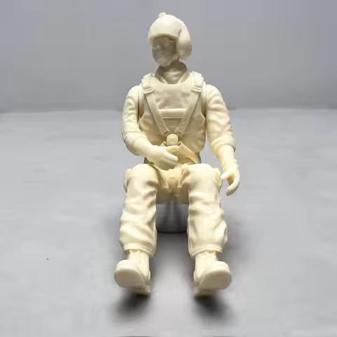 Roban Accessories Pilot Figurine To 500-class BO105 UH1N AH1