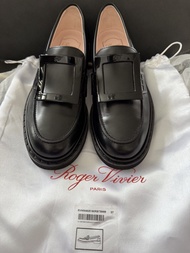 Roger Vivier Black Loafers 女士黑色樂福鞋