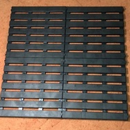 Interlock Floor Tiles Black  33cm x 33cm x 2.5cm