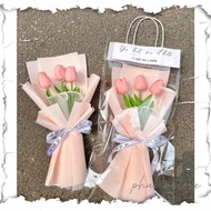 Bundle of 3 tulip buds 30cm high and 15cm wide - express B3TLB4