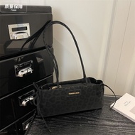 Single Version Female Shoulder Strap Daily Root Fashion Feel 2026 Horizontal Simple Niche New Style 