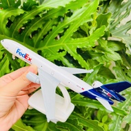 FedEX Express Global Transport Plane Model " MD-11 McDonnell Douglas" Scale 1:400 20CM
