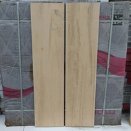 Granit 15x60 dRovere pine Motif kayu Roman grade B