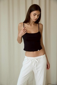 Salon Tank Top - เสื้อสายเดี่ยวทรง basic