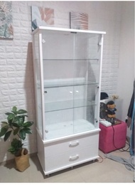 lemari kaca / lemari boneka / lemari tas / tempat prnyimanan /