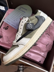 Travis Scott Air Jordan 1 low medium olive 倒勾