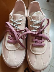 ECCO BIOM LITE TR系列女装休閒運動鞋