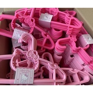 ⚡️พร้อมส่ง⚡️ ไม้แขวนเสื้อเด็ก ( ยกลัง 24 แพค) ลิขสิทธิ์แท้ hello kitty