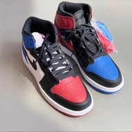 👟全新正貨 Jordan Air Jordan 1 Retro Top 3 男款高筒鴛鴦拼色 白藍紅 35-46碼