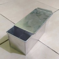 White Bread Pan/Lid Bread Pan