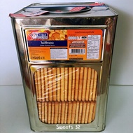 Golden Bamboo Biscuit 4kg/tin (HALAL)