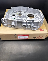 แคร้งขวา เรือนเครื่องยนต์ ฝั่งน็อตถ่ายน้ำมันเครื่อง (แท้) (สตาร์ทมือ/เท้า) เวฟ125i ปี2012-2020 / MSX