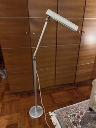 3M polarizing floor lamp   3M 坐地博視燈