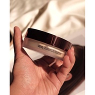 Hourglass Veil Translucent Setting Powder.