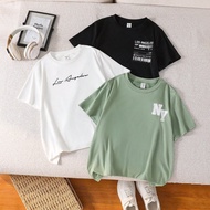 ชุด 3 ชิ้น เสื้อยืดคอกลมแขนสั้นผ้าถักสีพื้นที่หลวม แพทเทิร์นลายพิมพ์อักษรสบาย สไตล์คอลเลจสำหรับวัยรุ