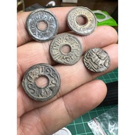 YY#247 – Set of Five Palembang Sultanate Pitis | السلطان في بلد فلمبغ | 17th–18th Century Malay Isla
