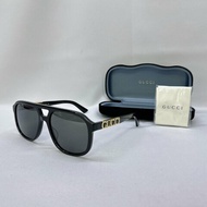 GUCCI 黑膠框金色大LOGO墨鏡