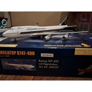 1/400 Scale Boeing B747-400 Singapore Airlines (Herpa Wings) aircraft model