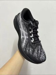 全新正貨Asics Novablast 3 運動跑步鞋 黑白 男女同款