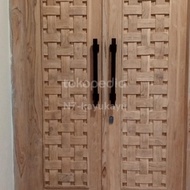 pintu jati kupu tarung motif anyaman
