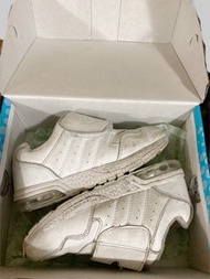 King Health 白波鞋 30碼