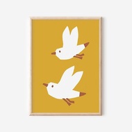 數位 兩隻鳥在芥末色背景中－數位下載嬰兒房海報
