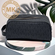 🐧 美國MK|MICHAEL KORS黑棕色中性MK Monogram小包. 手拿包. 化妝包Size:25x12x11cm#二手