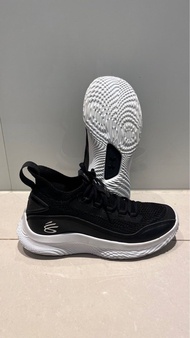二手UA curry 黑色籃球鞋 25cm EU40