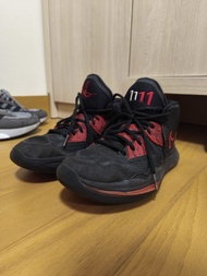 （可議價）Nike Kyrie 8 黑紅配色籃球鞋
