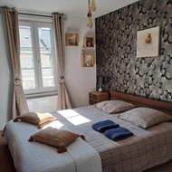 โรงแรม Atypique Saumur 80 m2 joli appartement 2 à 7 pers familial rénové entier 3 chambres hyper cen