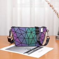 Issey ★ Miyake new New network laser shoulder versatile geometric rhombus stitching women's bag crossbody mini mobile phone bag