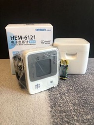 OMRON HEM-6121 Electronic Blood Pressure Monitor 手腕式血壓計 (Intellisense 智能加壓技術)