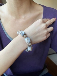 收藏品八方來財晶洞珊瑚玉手串