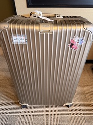大特價！Rimowa Topas Titanium 32寸 90% 新 已原廠更換四隻全新轆 原價 $14,800