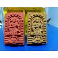 熱门版本不同色彩经粉天神泽度金(富裕拾到金天神)佛牌套装（一套两尊不同色彩）,面有大地女神,水龙,拉虎天神,神鹰,阿赞坤潘念经,附原庙原装佛牌盒Phra Jatukam Set(2 pcs)