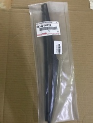 chổi gạt mưa sau xe fortuner 2009 2010