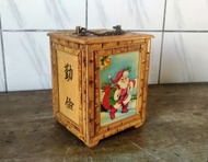 「勤儉」竹製聖誕節氣存錢筒(台灣銀行 儲蓄箱)—古物舊貨、早期民藝收藏