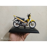 Yamaha 125ZR Kuning Bata Replika Diecast Model