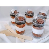 Set of 5 cylindrical hard plastic cups with lid 5.5×7.7cm