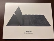 全新未開封  iPad Pro (10.5-inch) Smart Keyboard - includes Smart Keyboard for iPad Pro.