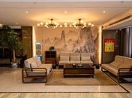 Yilong Ruiyun Hotel (Yushu Fortune Times Square)