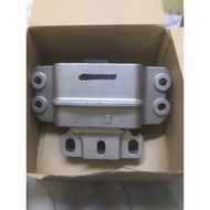 Volkswagen Passat B7 Transmission Gearbox Mounting 3C0199555Q